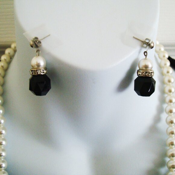 Earrings & Necklace Set Faux Pearls Black Beads Diamante Spacers Classic - Picture 7 of 8
